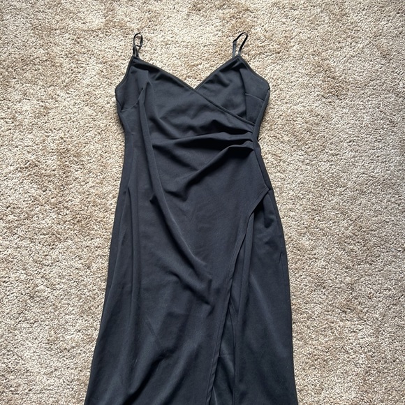 EMERALD SUNDAE Juniors' High-Slit Formal Gown Black Dress Evening Wear - Picture 11 of 13